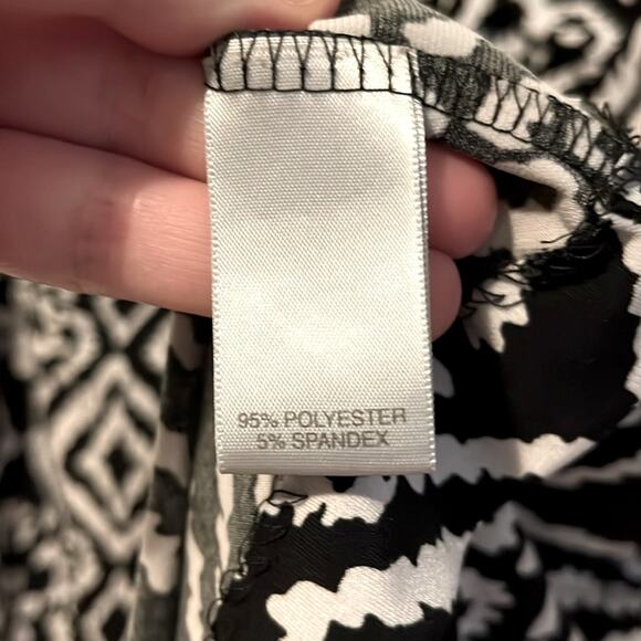 Avenue Sleeveless Floral and Geometric Print Top - Picture 9 of 10